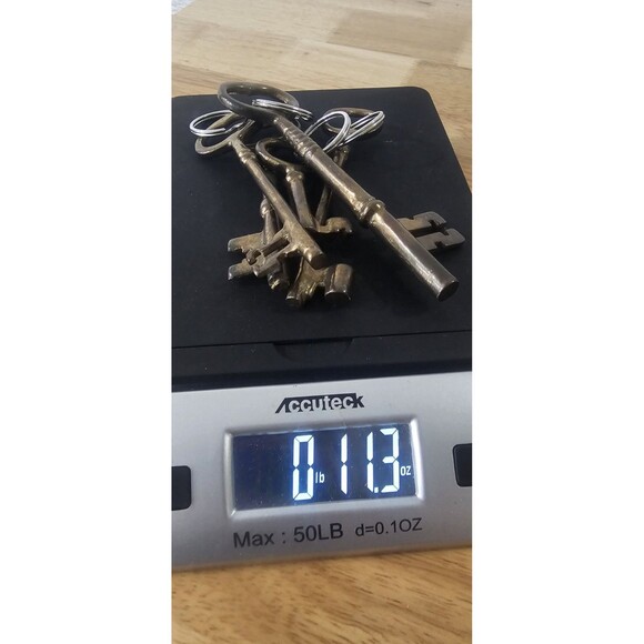 Vintage Brass Skeleton Keys Lot of 5 Various Sizes - Picture 12 of 12